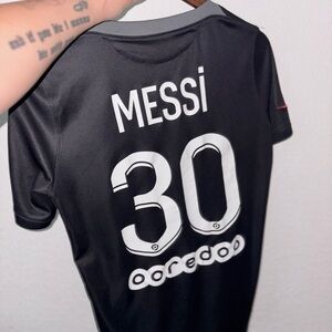 Youth XL PSG Messi jersey (Hone kit 2021-2022)